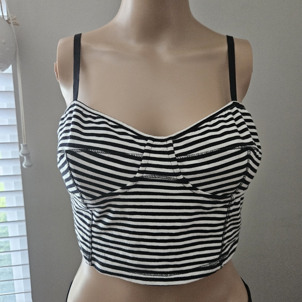 Aritzia crop top Talula black cream stripes